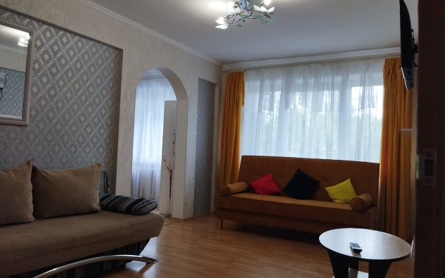 Dvukhkomnatnaya Vozle Tsentra Flat