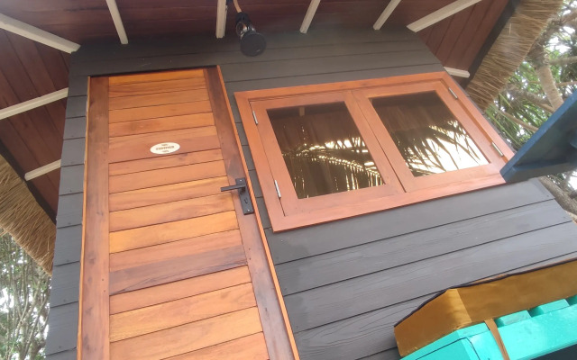 Tomorrowland Beach Villas & Fisherman's Wharf Restaurant Mini Hotel