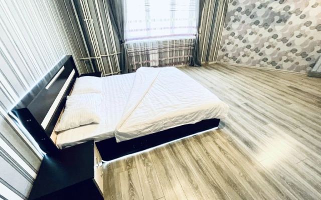 Апартаменты с Видом на Город На Крестинского 35