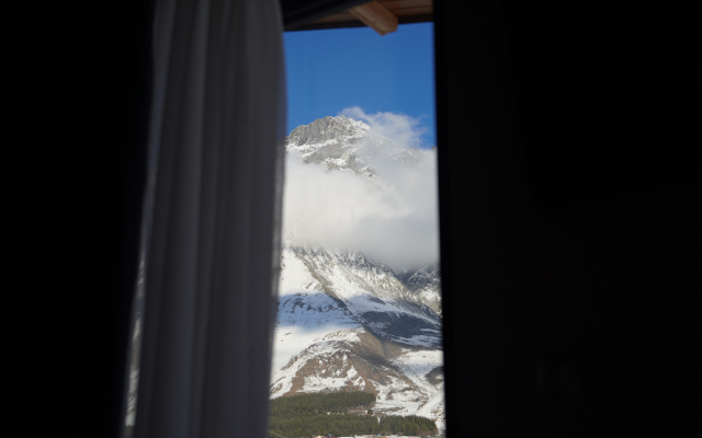 Peak Kazbegi Hotel