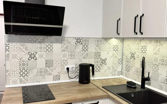 Studiya S Balkonom U Metro Flat