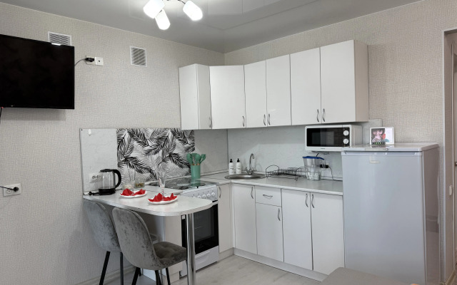 V ZHK Vidnyj Solnce Vstayot k Obedu Apartments