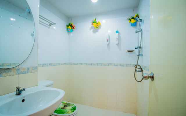 Menulis Coolly House Patong Guest House