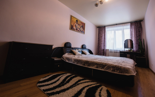 Квартира Трехкомнатная квартира в спальном районе