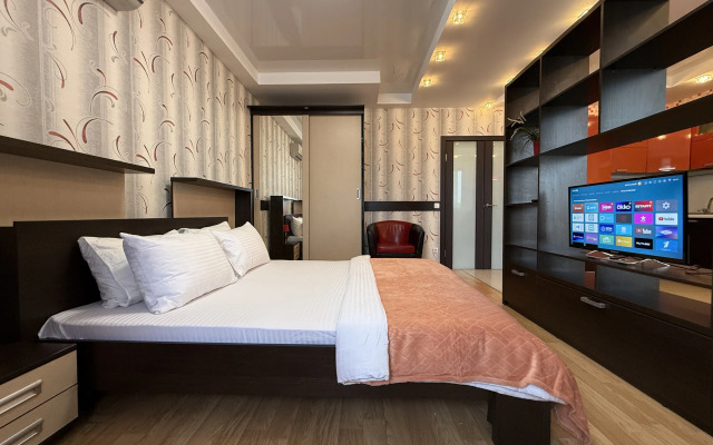 Tut Khorosho Na Surikova 53a 5 Flat