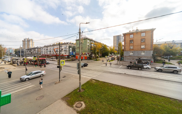 Апартаменты Мира 90