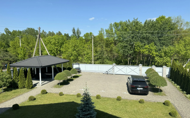 Lebediny Guest House