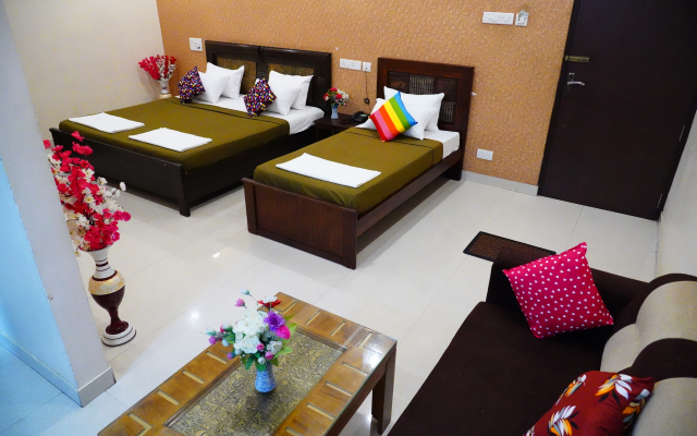 Vjr Mahal and Vinayagam Residency Hotel
