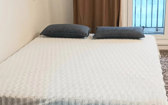 Квартира новая уютная студия на Берегу Иртыша