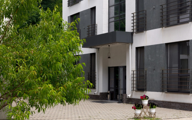Goryi Apartments