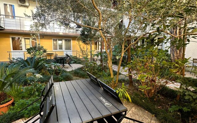 Artur Guest House