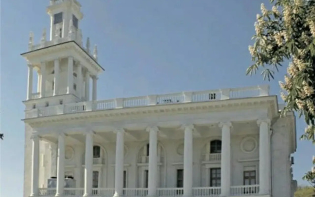 Квартира Просторная  3 комнатная квартира посуточно в центре Севастополя