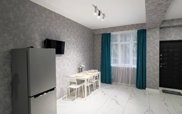 ZhitvCochiKruto V 10 Minutakh Do Morya Apartments