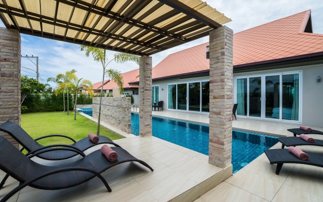 The Ville Jomtien Pool Villa