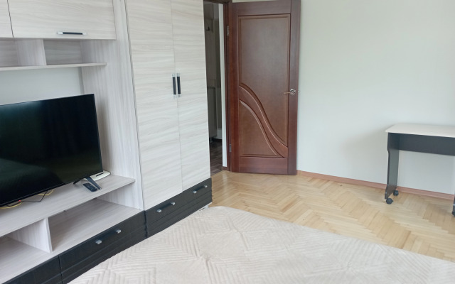 Квартира Двухкомнатная на Тельмана 5