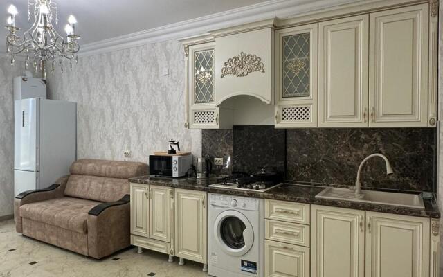 V Novom Chastnom Trekhetazhnom Dome Apartments 2