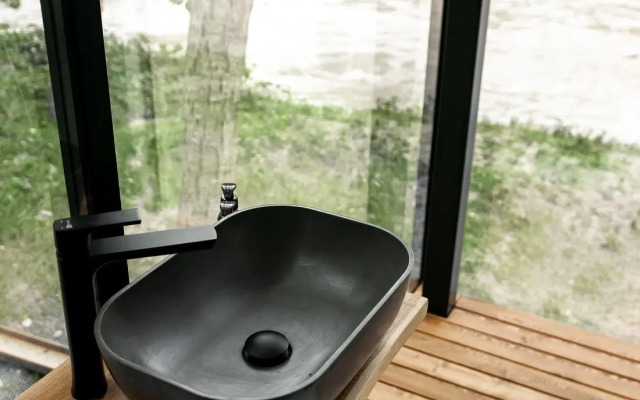 Na Beregu Reki S Privatnoy Terrasoy I Dzhakuzi Private House