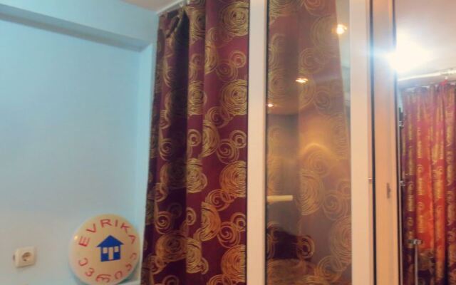 Evrika Apartments