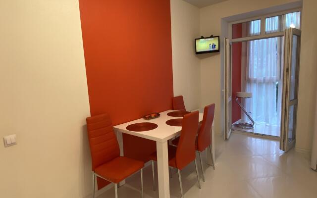 Royal Red Apartment U Korolevskikh Vorot Flat