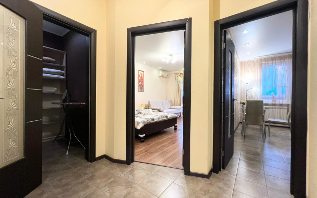 1-K Kvartira Vozle Ploschadi Pobedy Flat