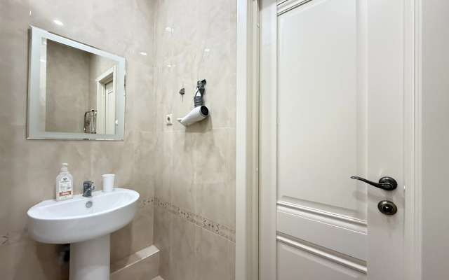 Апартаменты двухкомнатные Разведчиков 8/3