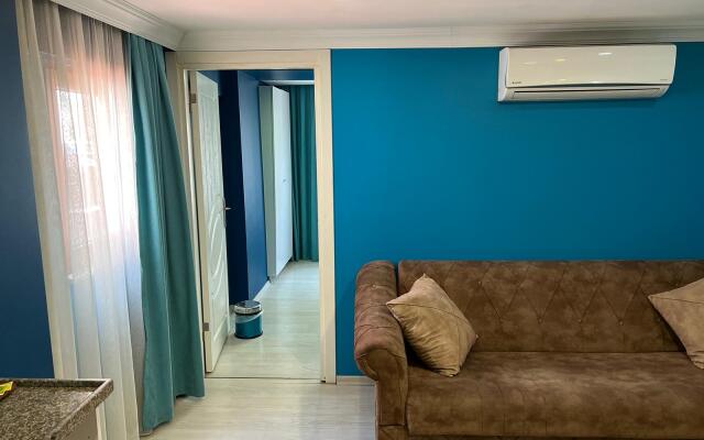 Отель Moon Blue