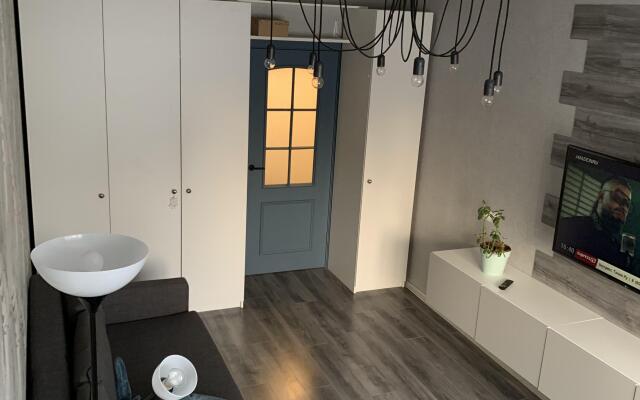 3kh Komnatnye U Nevy S Yakhtami Apartments