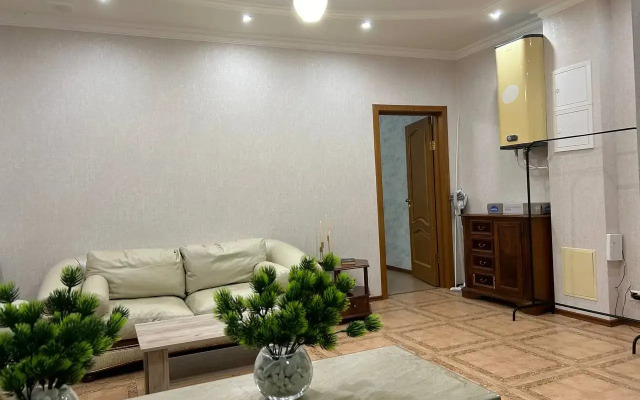Trekhkomnatnaya S Pryamym Vidom Na More Flat