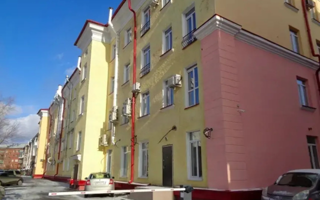 Apartamenty Len radom s Medsancast'u MVD, Parkom Cudes i SGK Kirova 25