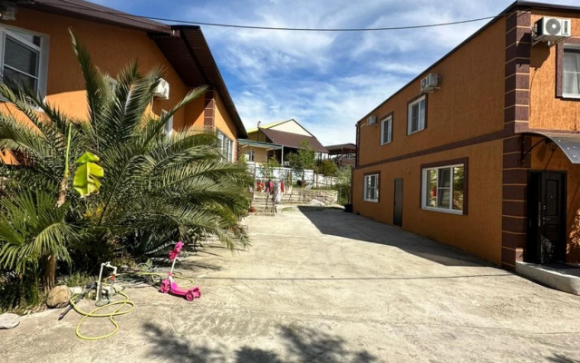 Loo Rayskoye Naslazhdenie Guest House
