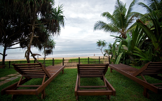Roman Beach Hotel