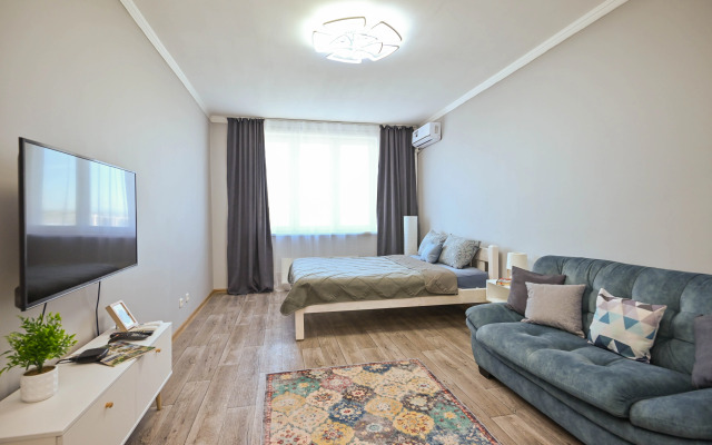 Uyutnaya S Dizaynerskim Remontom I Shikarnym Vidom Flat