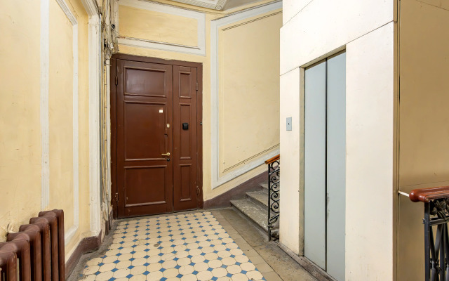 Sergeew Apartments dvuhkomnatnyj Lyuks s vidom na naberezhnuyu Fontanki Apartments