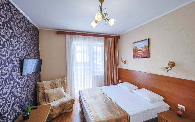 Kiparis Hotel