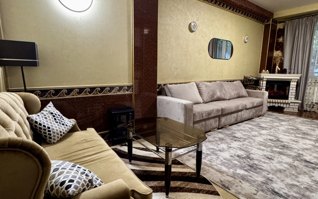 V 3 Minutakh ot Morya Private House