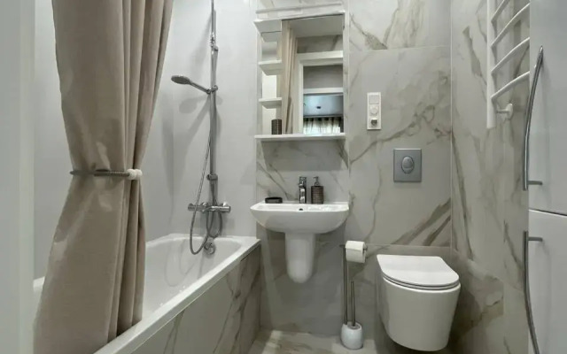 Trekhkomnatnaya na Shesterykh s Konditsionerom Flat