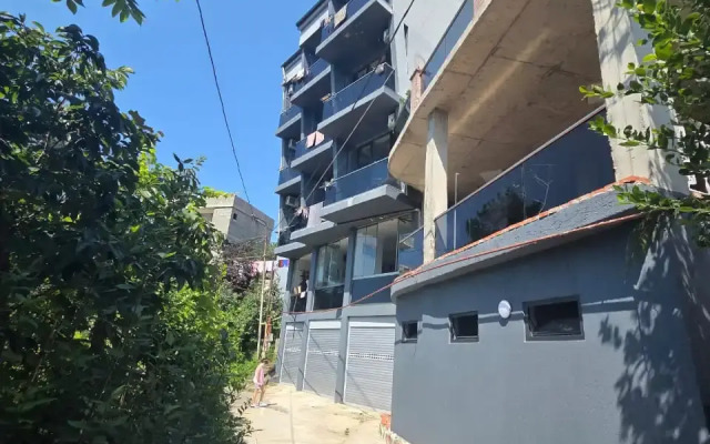 Отель TJ GARDENS