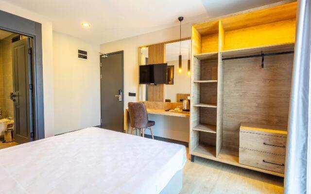 Отель Leliko Suites