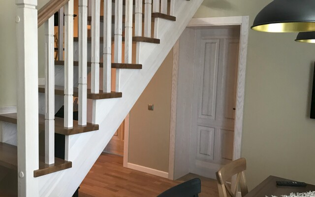 Апартаменты с 3 спальнями в частном доме