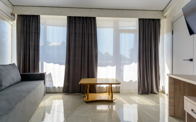 Gold Monte Hotel