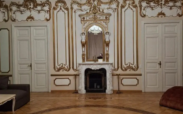 Izi Jiza Na Voskresenskoy Naberezhnoy 30 Apartments