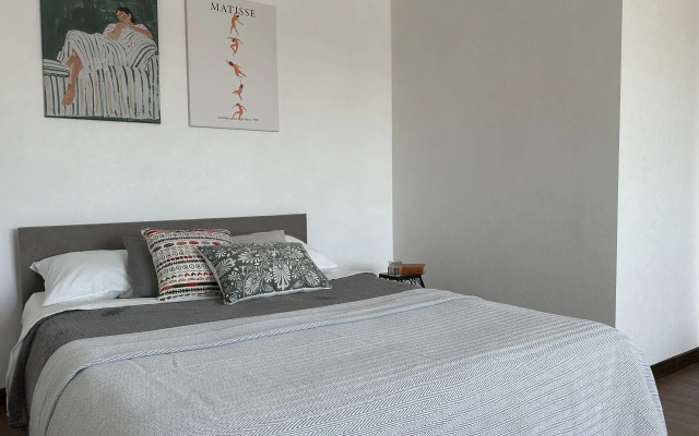 Uyutnaya Kvartira s Parkovkoy Flat