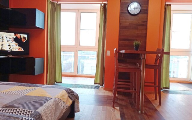 Yevro-apartamenty Lora Home na Yuzhnoy Apartments
