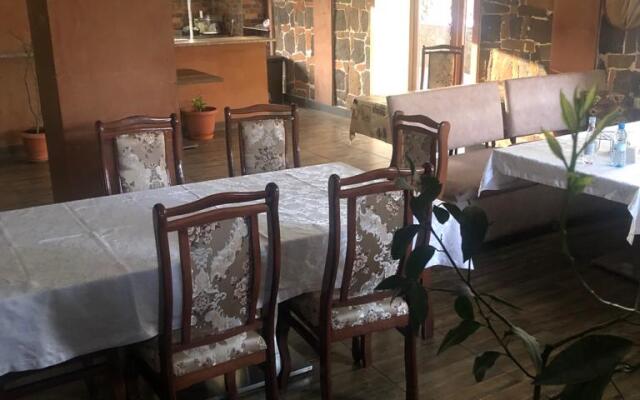 Chez Yvette Hotel