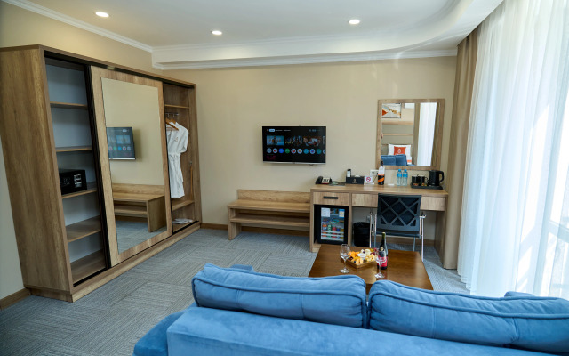 Crown Hotel Bishkek Hotel