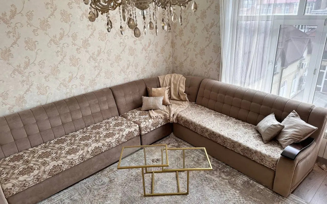 Penthouse Apartment on Batyraya