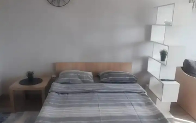 V Samom Tsentre Bresta Flat