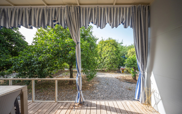 V Sadu 5 Km ot Morya Bungalow