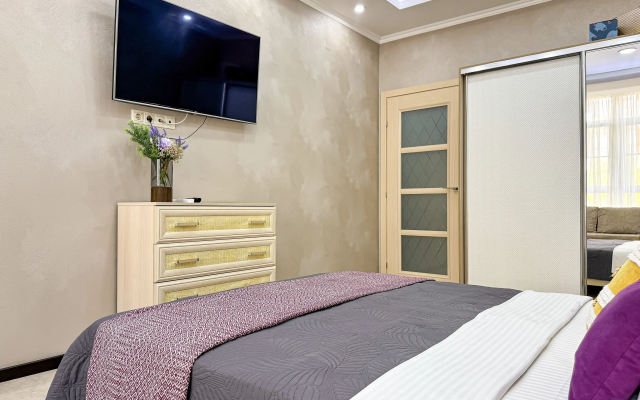 Квартира Большая однокомнатная Фиолето