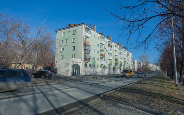 Loyal'  Goroshnikova, 72 Apartments